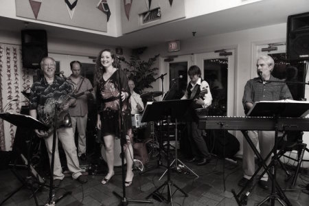 40770_981275493889_8271497_n